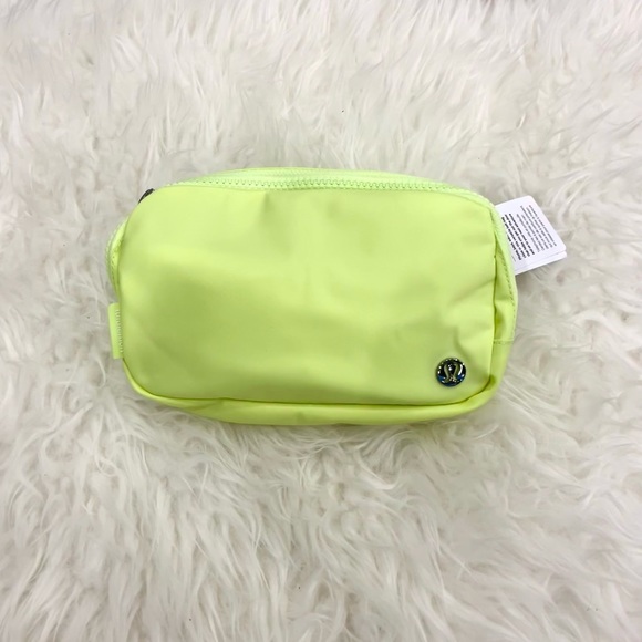 Hot New Release:: Lululemon Everywhere Belt Bag in Faded Zap 🤩 - Picture 1 of 4